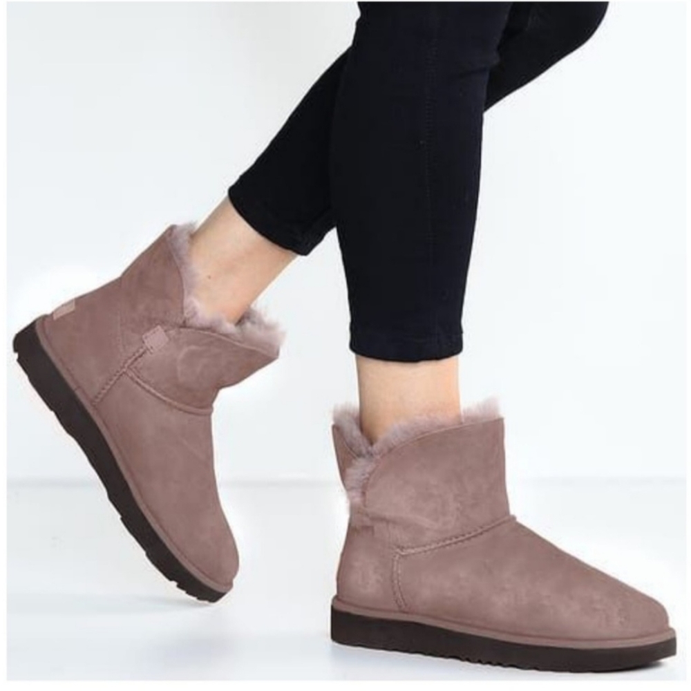 Ugg Classic Cuff Mini size 9